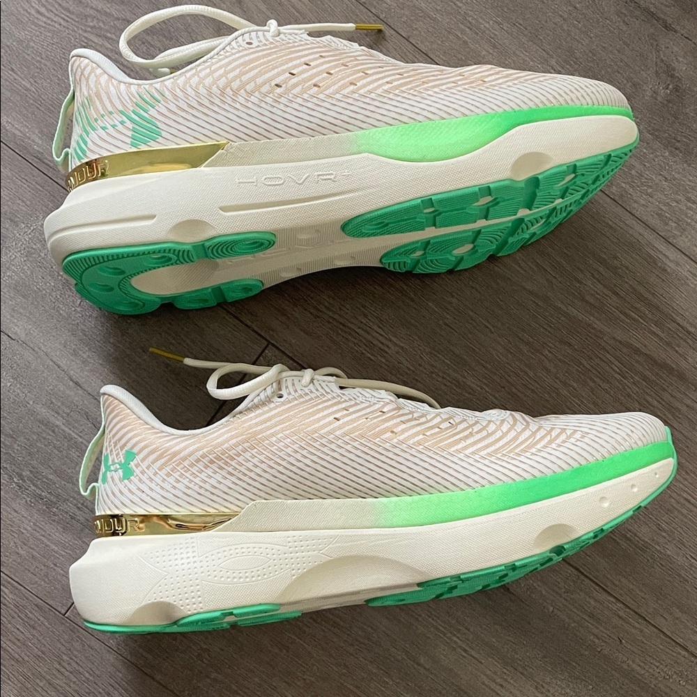 Under Armour Athletic Shoes - Cream and Green Men’s 11.5 running - Picture 4 of 9